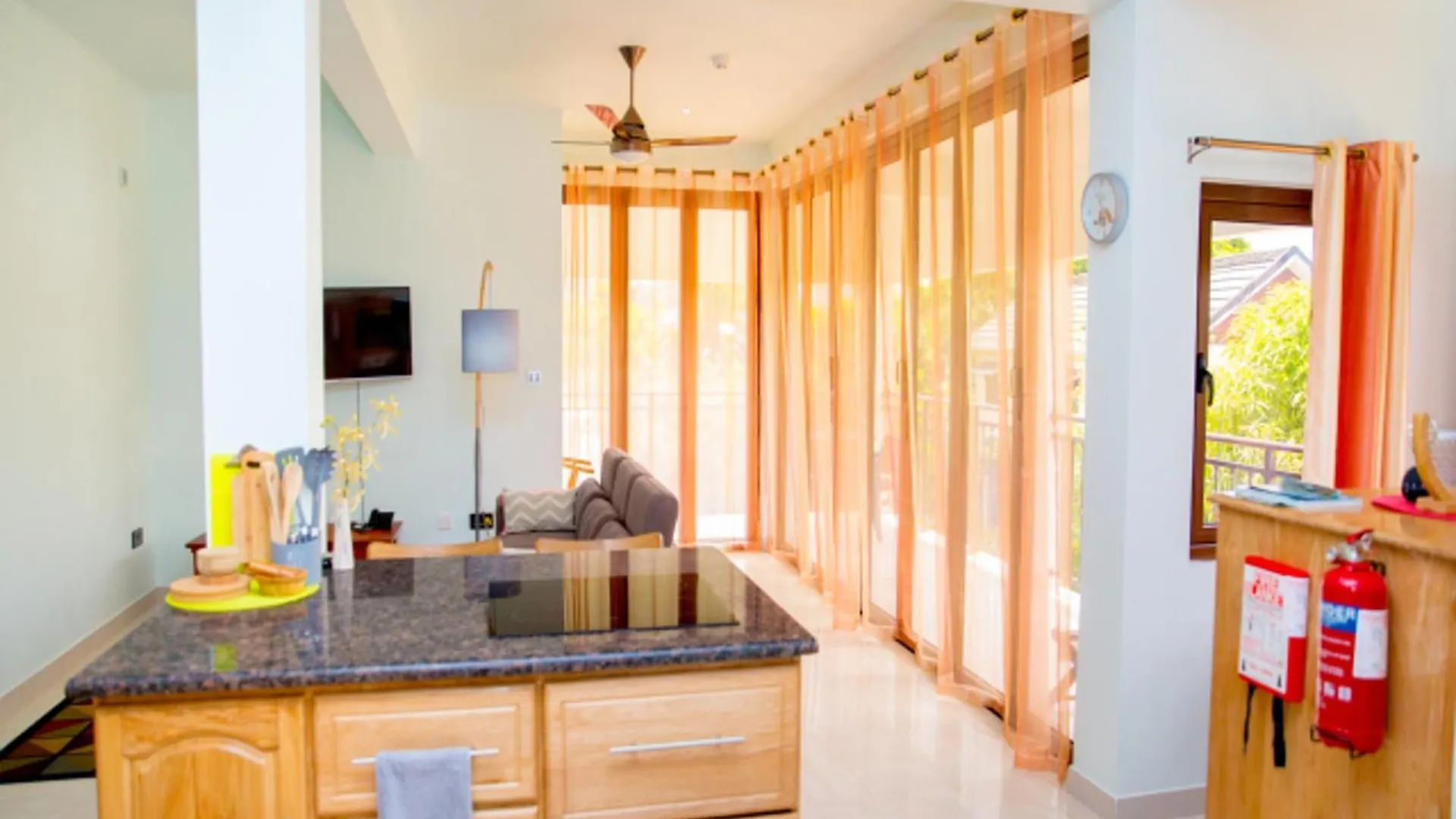 Au Cap Bright Apartment With Mountain View At The Cape 68 M² + Terrace