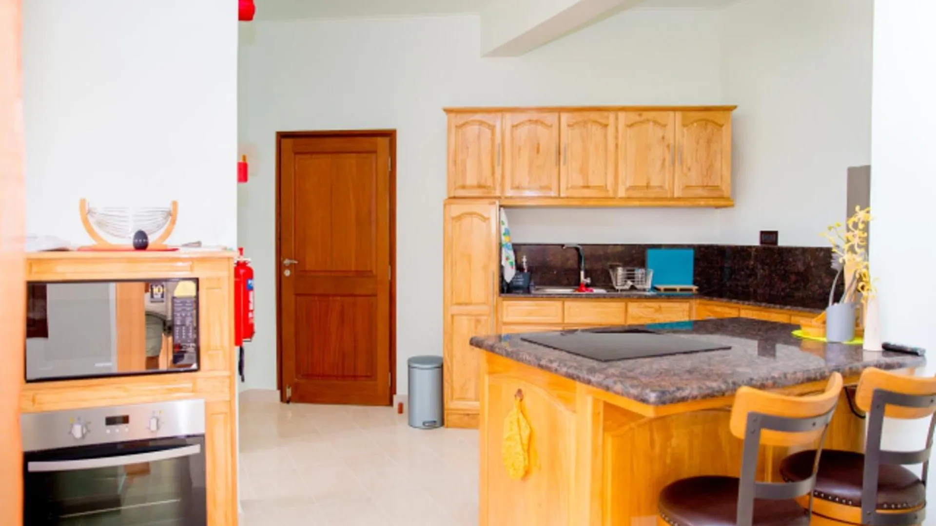 Au Cap Bright Apartment With Mountain View At The Cape 68 M² + Terrace